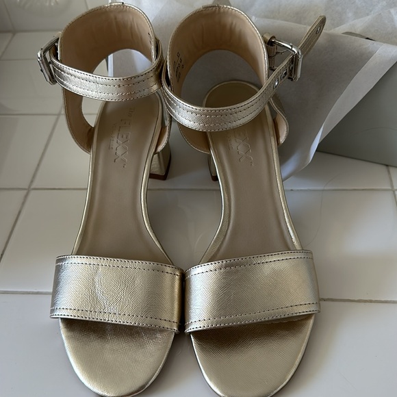 The Flexx TGIF NIB - Picture 2 of 6